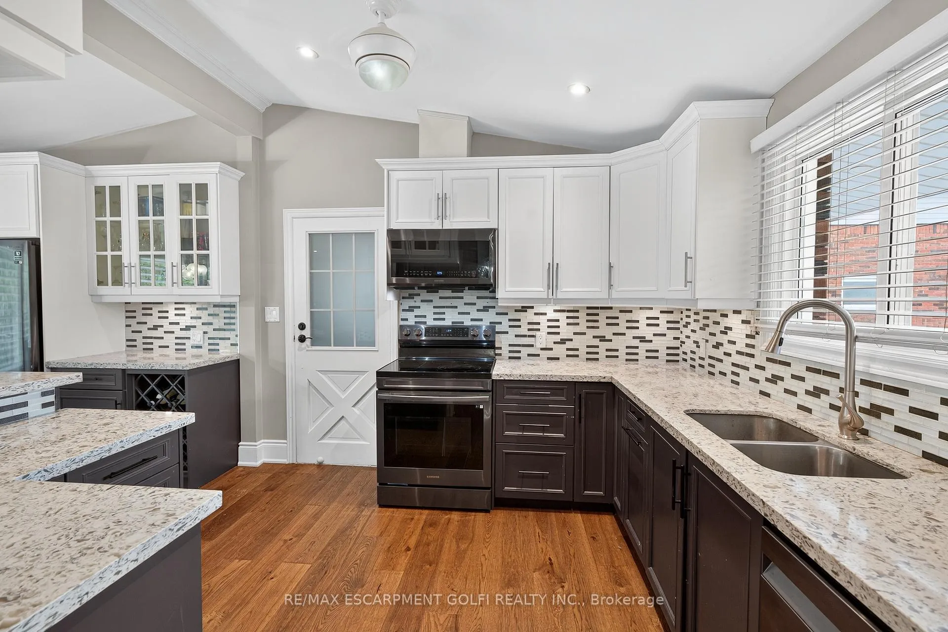 Photo 14 of 90 Mountain Avenue, Hamilton, Stoney Creek — HOMEH