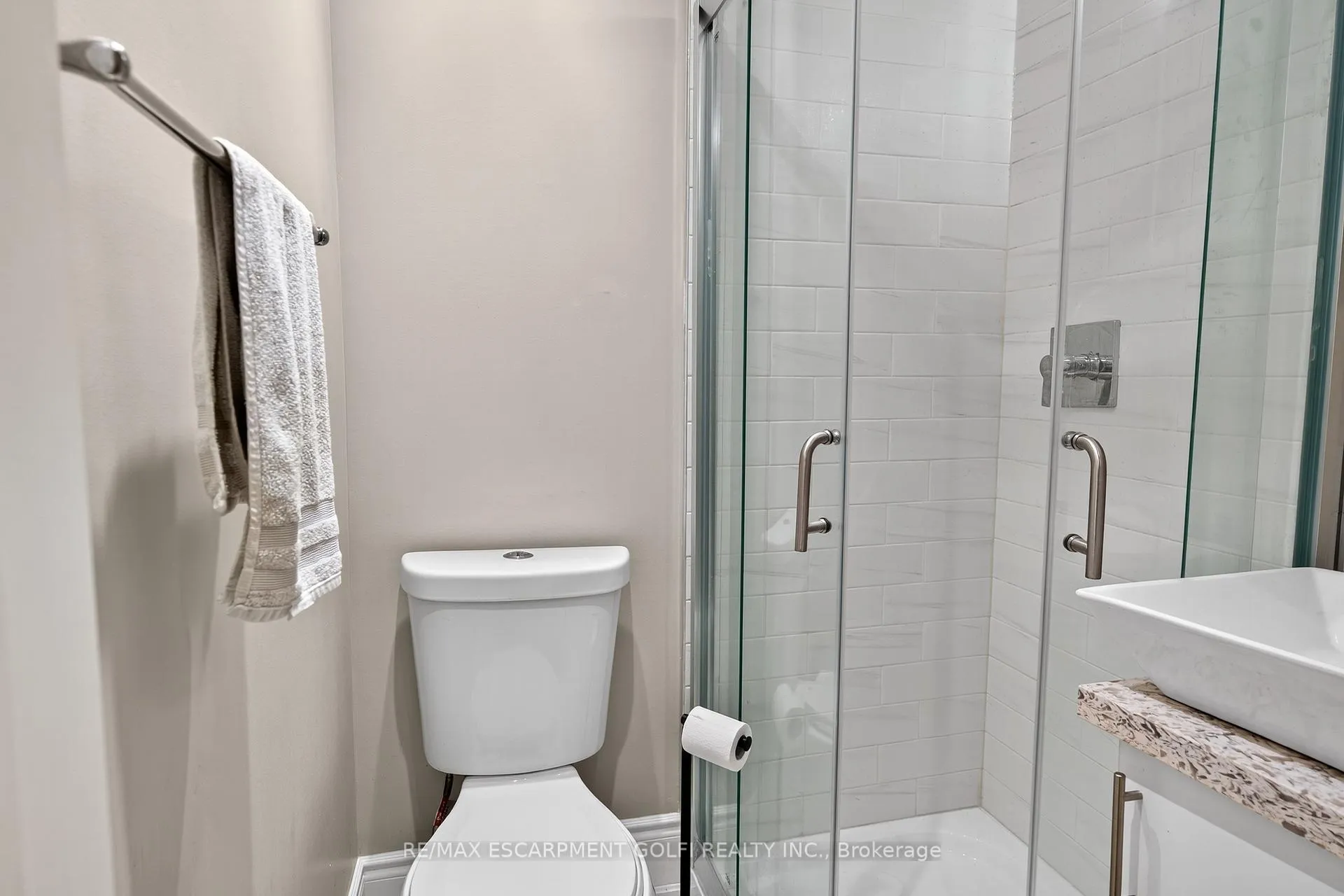 Photo 18 of 90 Mountain Avenue, Hamilton, Stoney Creek — HOMEH
