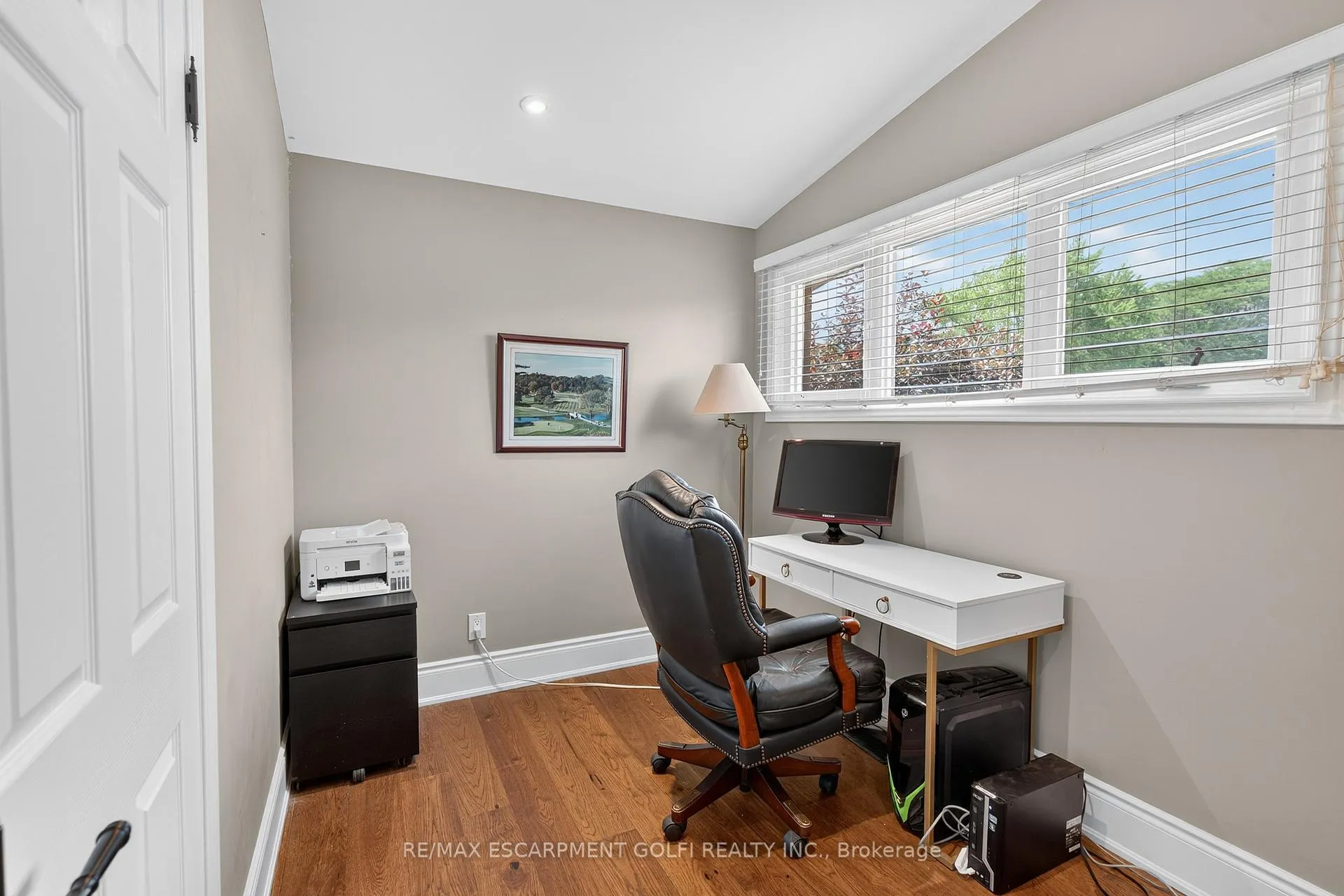 Photo 24 of 90 Mountain Avenue, Hamilton, Stoney Creek — HOMEH