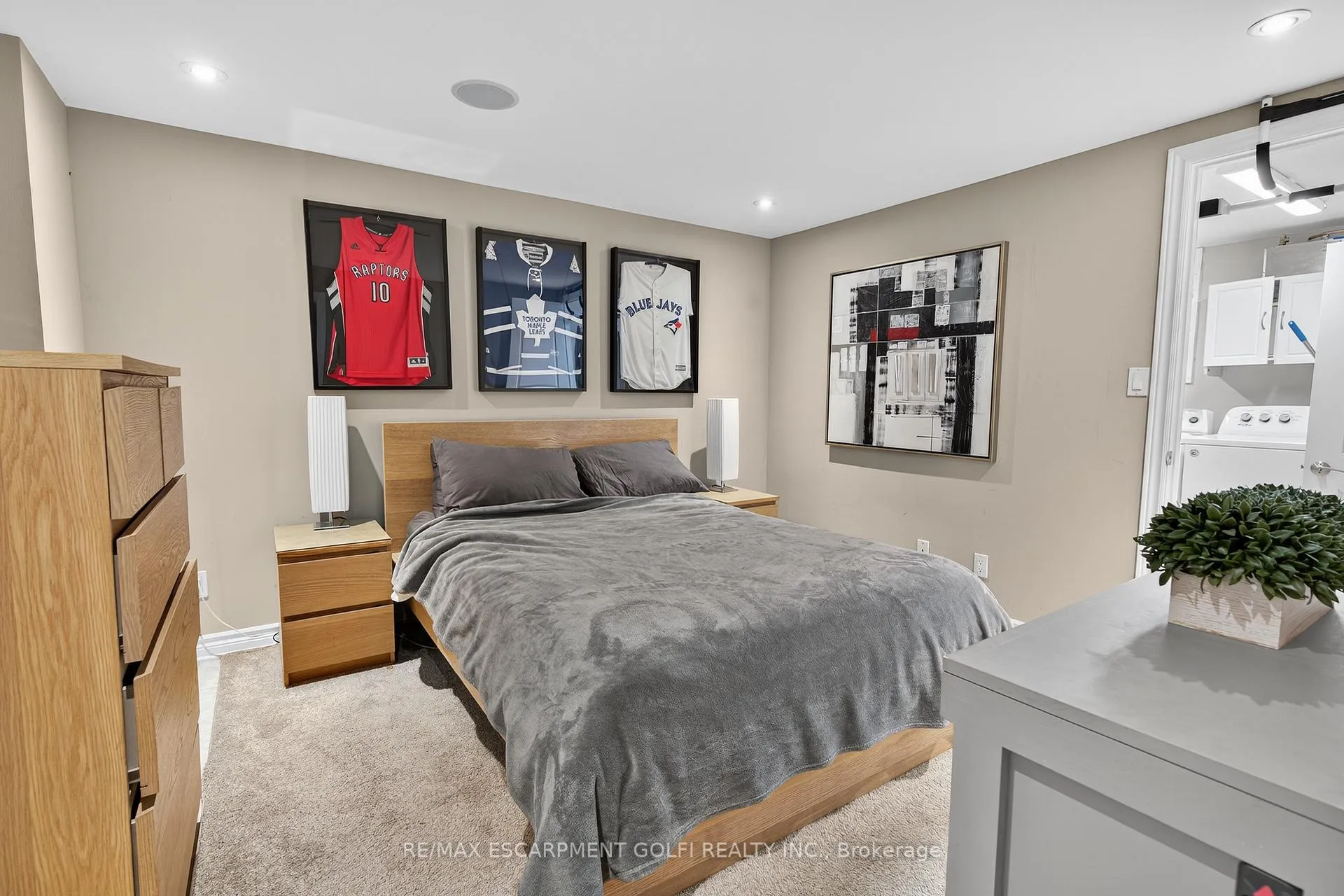 Photo 35 of 90 Mountain Avenue, Hamilton, Stoney Creek — HOMEH