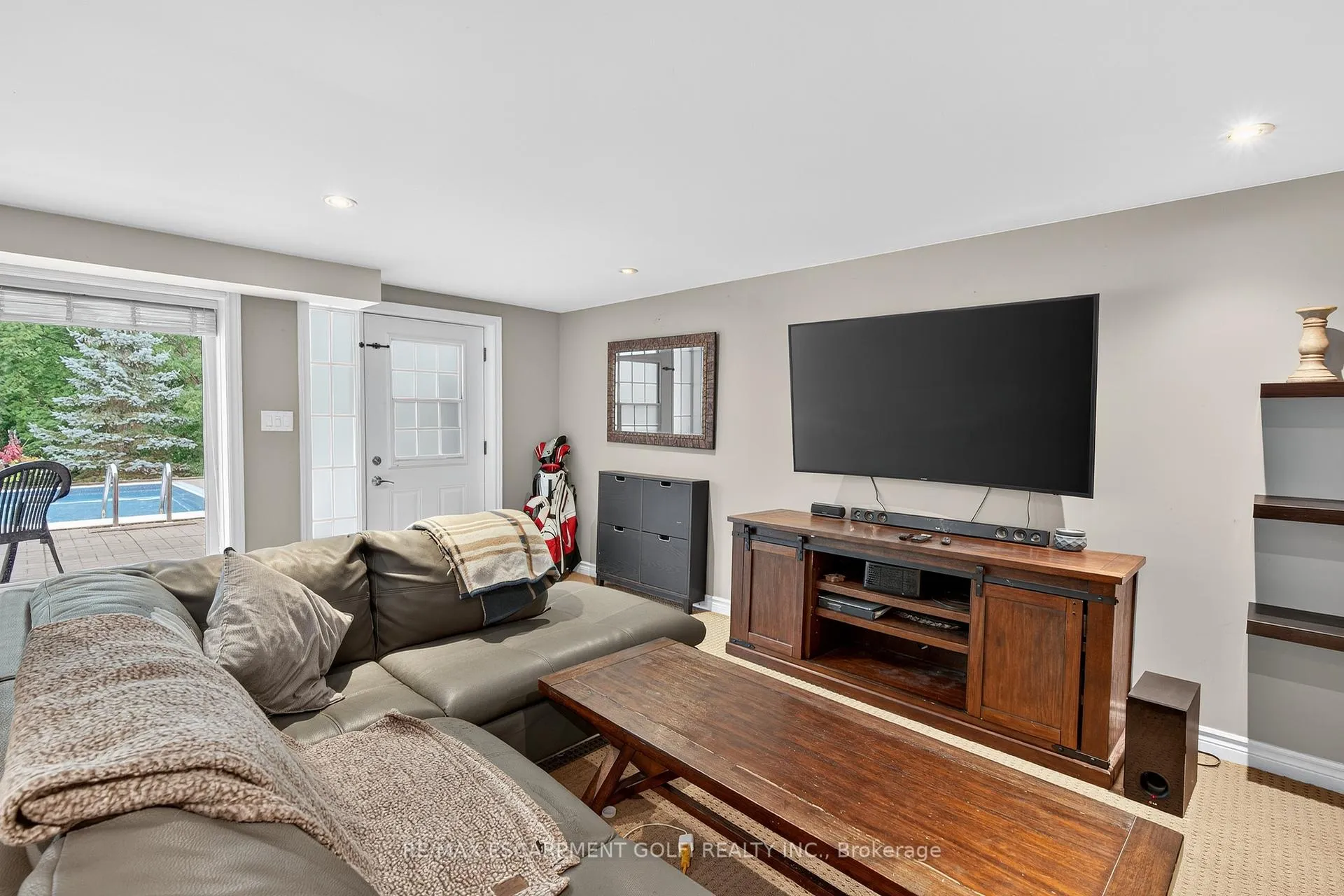 Photo 42 of 90 Mountain Avenue, Hamilton, Stoney Creek — HOMEH