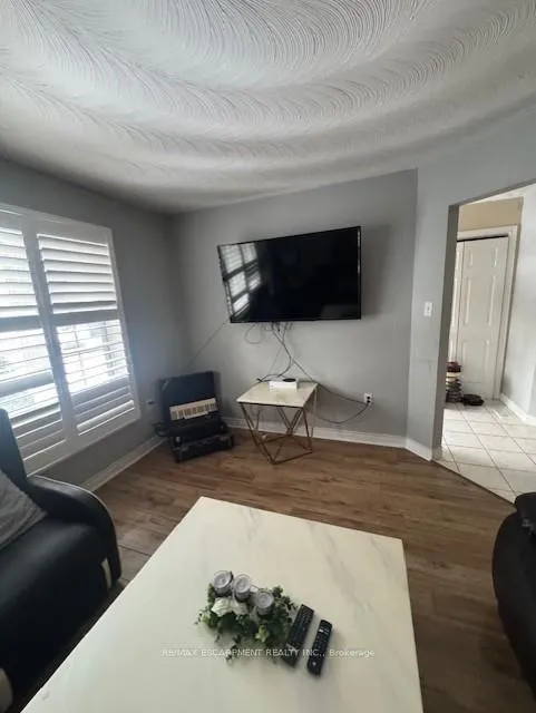 Photo 5 of 92 Blenheim Drive, Hamilton, Stoney Creek — HOMEH