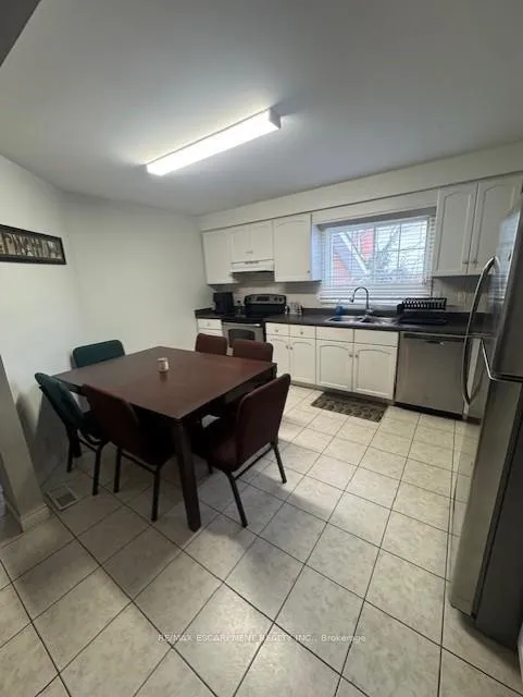 Photo 15 of 92 Blenheim Drive, Hamilton, Stoney Creek — HOMEH