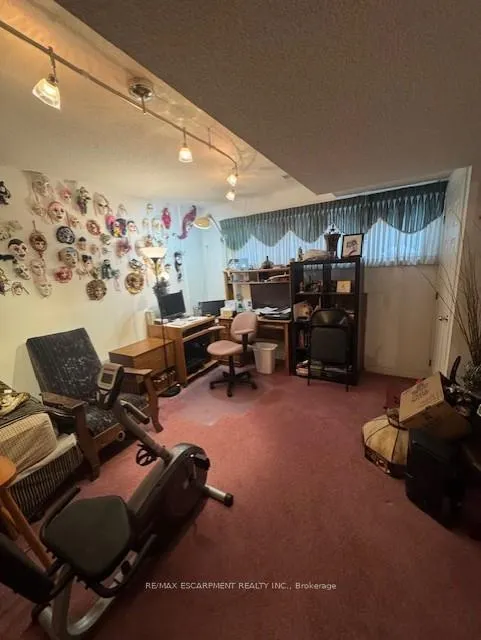 Photo 21 of 92 Blenheim Drive, Hamilton, Stoney Creek — HOMEH