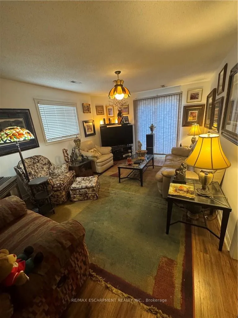 Photo 24 of 92 Blenheim Drive, Hamilton, Stoney Creek — HOMEH