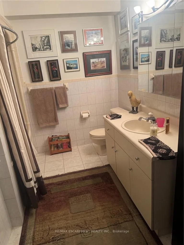 Photo 26 of 92 Blenheim Drive, Hamilton, Stoney Creek — HOMEH