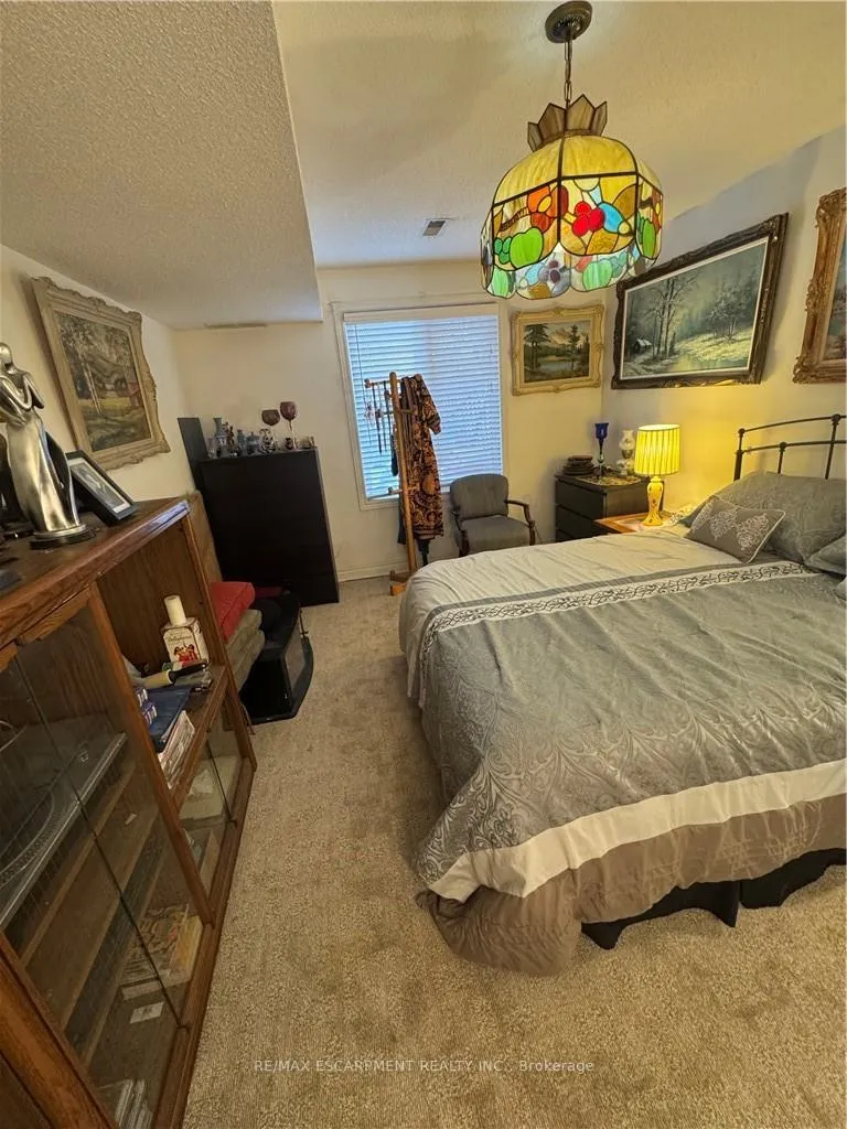 Photo 28 of 92 Blenheim Drive, Hamilton, Stoney Creek — HOMEH
