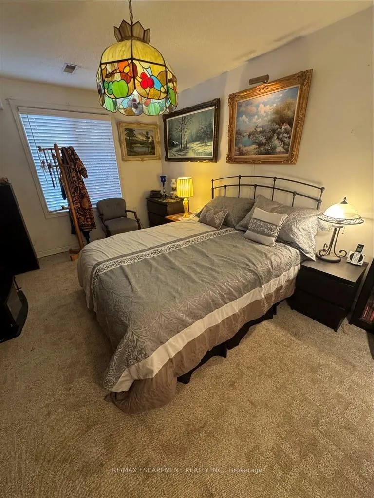 Photo 29 of 92 Blenheim Drive, Hamilton, Stoney Creek — HOMEH