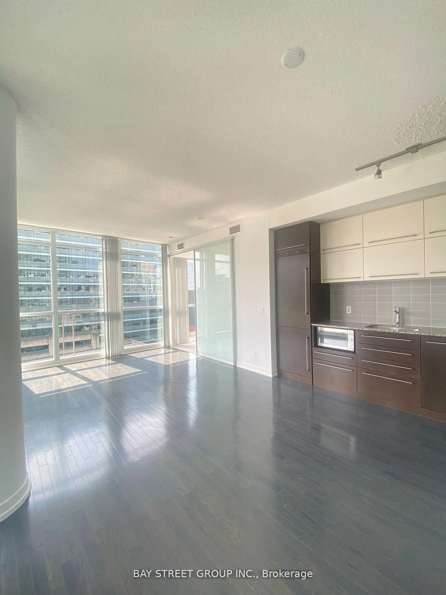 Photo 3 of Unit 1010, 770 Bay Street, Toronto, Bay Street Corridor — HOMEH