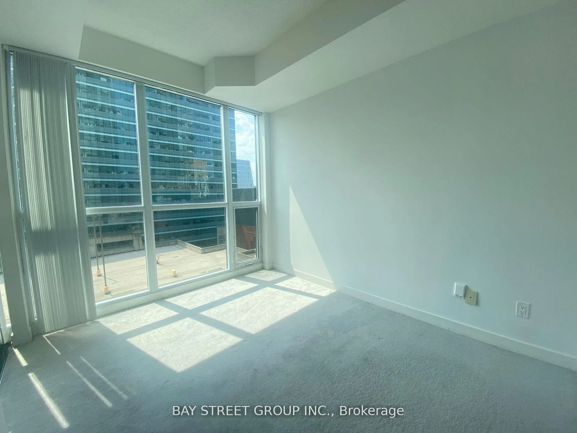 Photo 9 of Unit 1010, 770 Bay Street, Toronto, Bay Street Corridor — HOMEH
