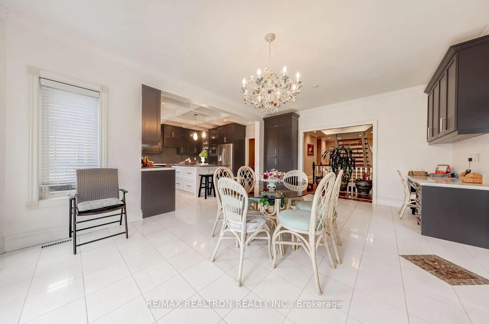 Photo 18 of 6 White Oak Crescent, Richmond Hill, Langstaff — HOMEH