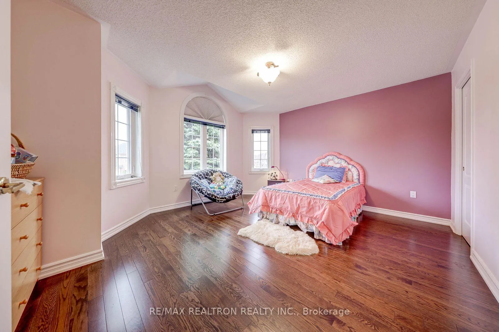 Photo 33 of 6 White Oak Crescent, Richmond Hill, Langstaff — HOMEH