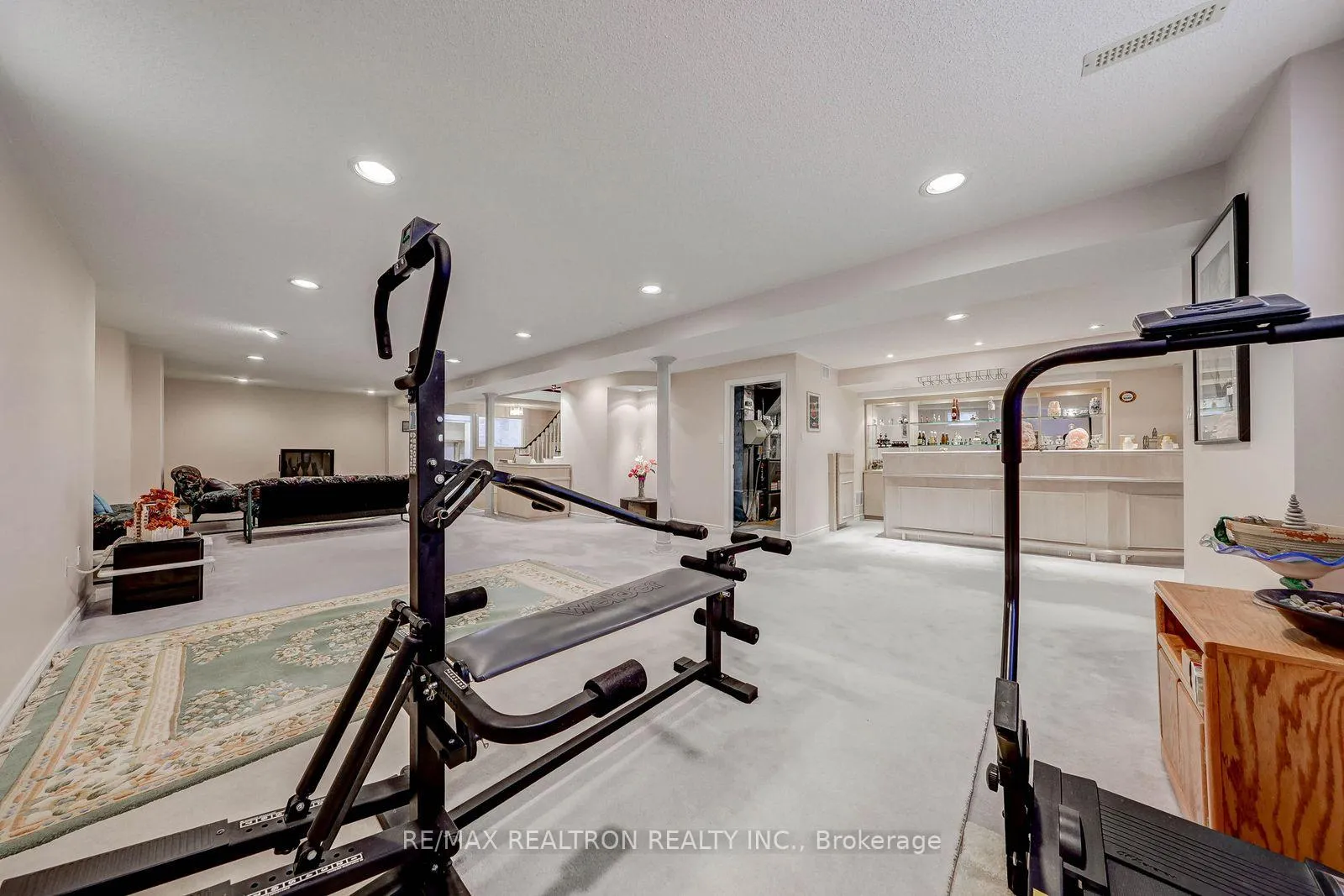 Photo 37 of 6 White Oak Crescent, Richmond Hill, Langstaff — HOMEH
