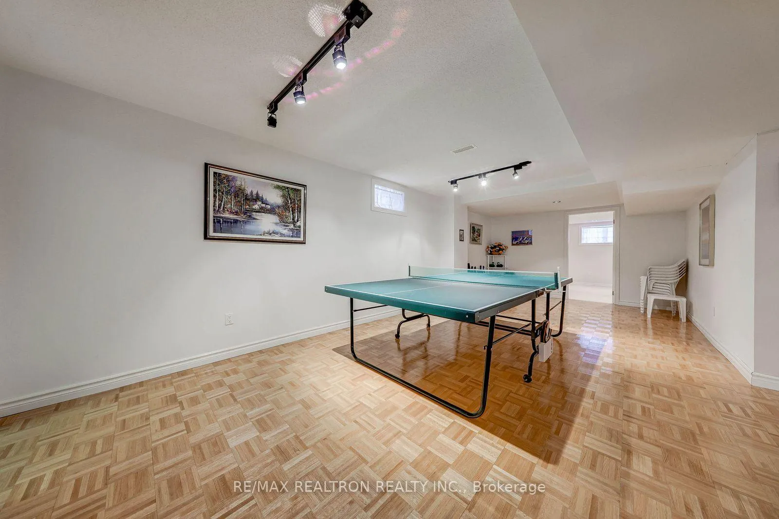 Photo 42 of 6 White Oak Crescent, Richmond Hill, Langstaff — HOMEH