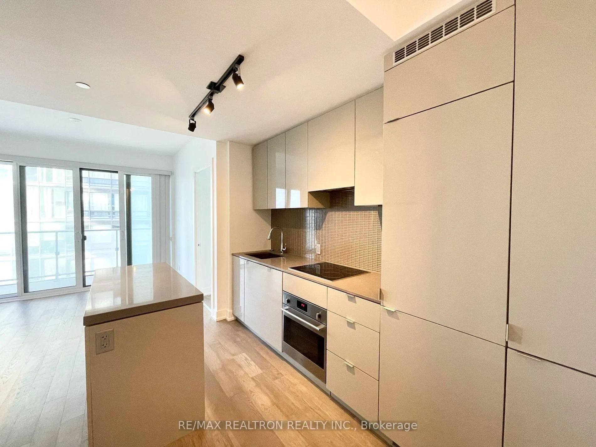 Photo 7 of Unit 2601, 7 Grenville Street, Toronto, Bay Street Corridor — HOMEH