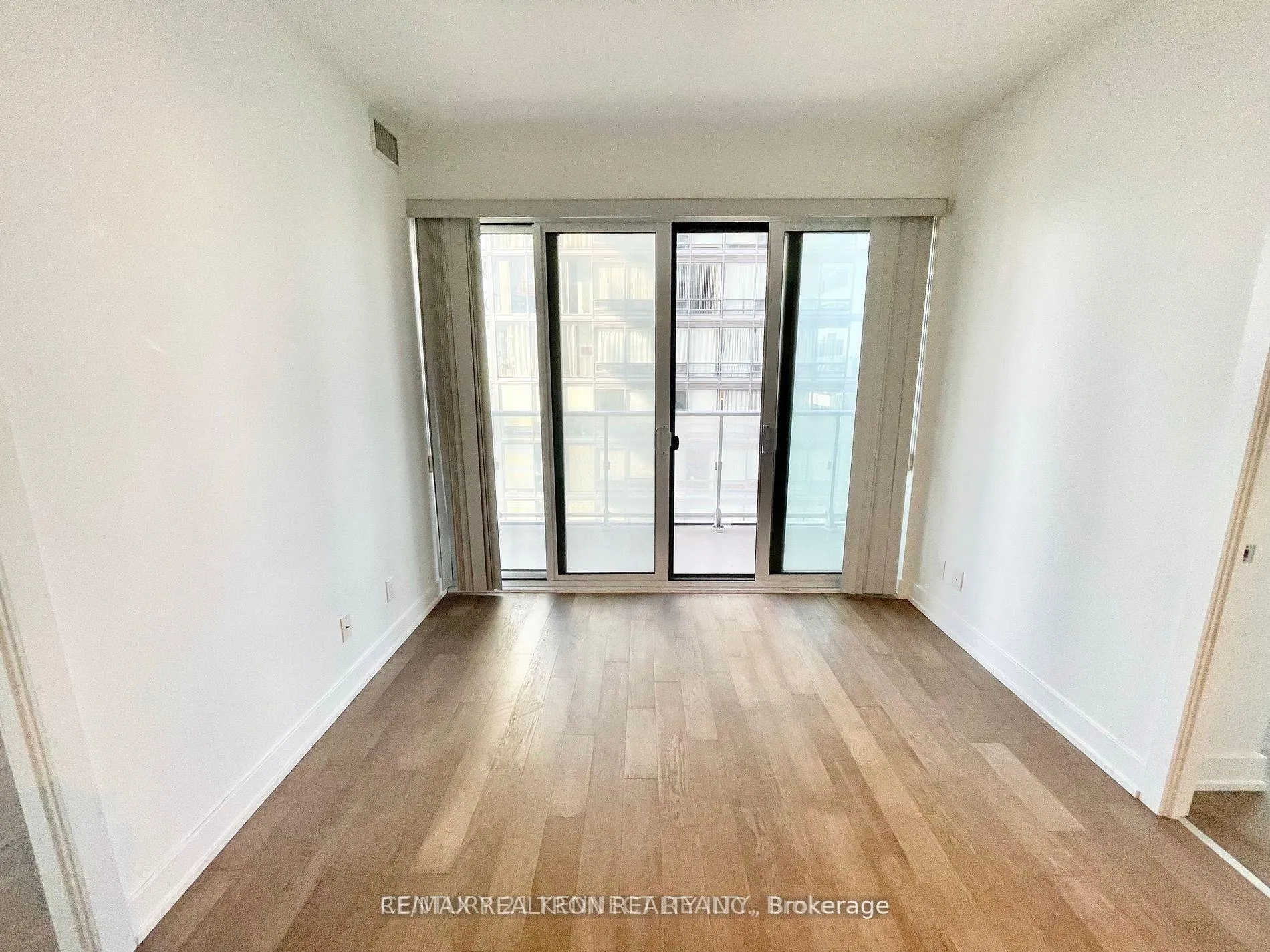 Photo 9 of Unit 2601, 7 Grenville Street, Toronto, Bay Street Corridor — HOMEH