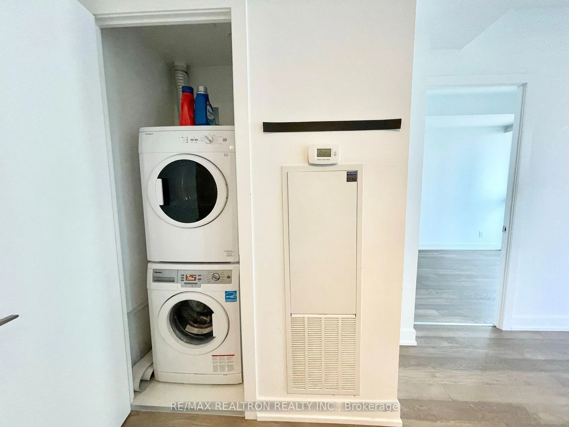 Photo 10 of Unit 2601, 7 Grenville Street, Toronto, Bay Street Corridor — HOMEH