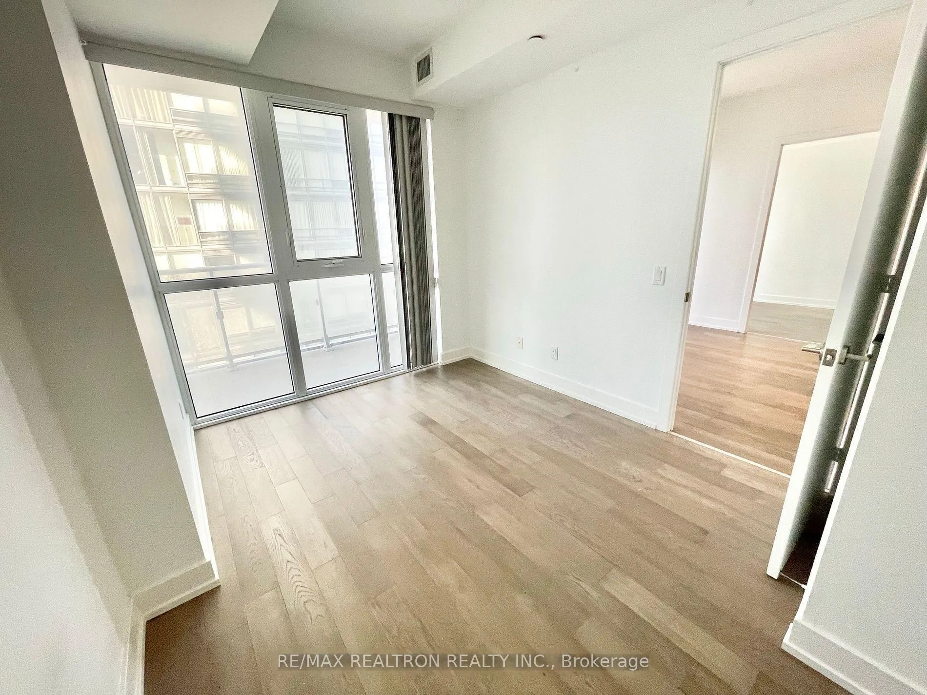 Photo 11 of Unit 2601, 7 Grenville Street, Toronto, Bay Street Corridor — HOMEH