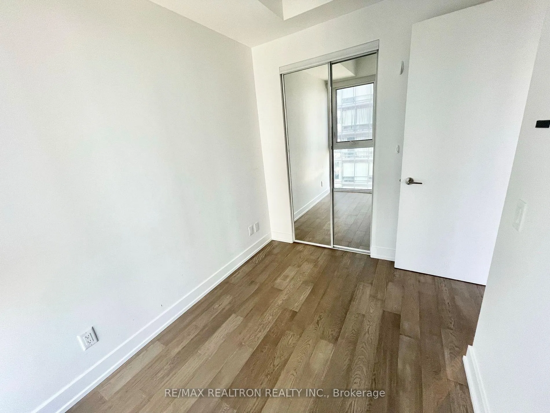Photo 17 of Unit 2601, 7 Grenville Street, Toronto, Bay Street Corridor — HOMEH