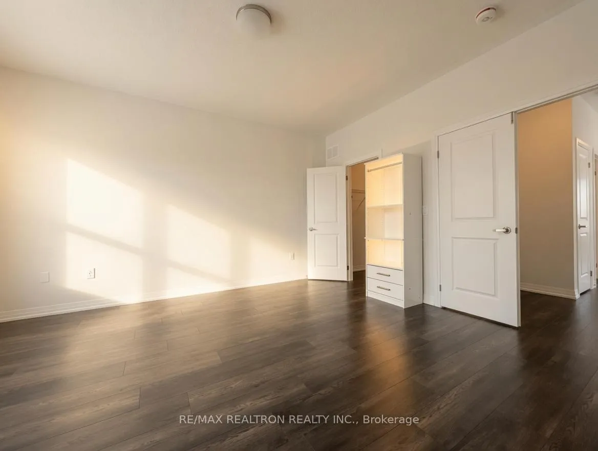 Photo 9 of 119 Schmeltzer Crescent, Richmond Hill, Rural Richmond Hill — HOMEH