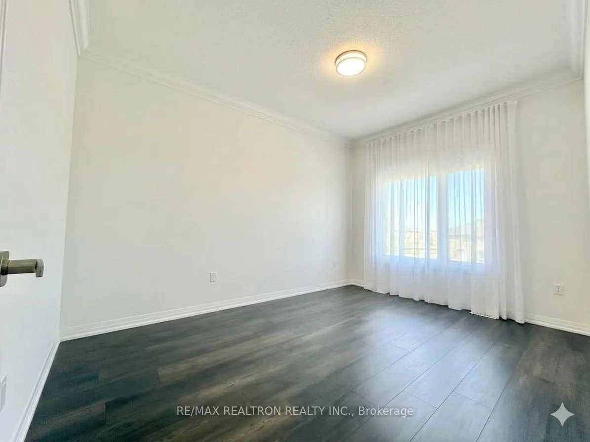Photo 15 of 119 Schmeltzer Crescent, Richmond Hill, Rural Richmond Hill — HOMEH
