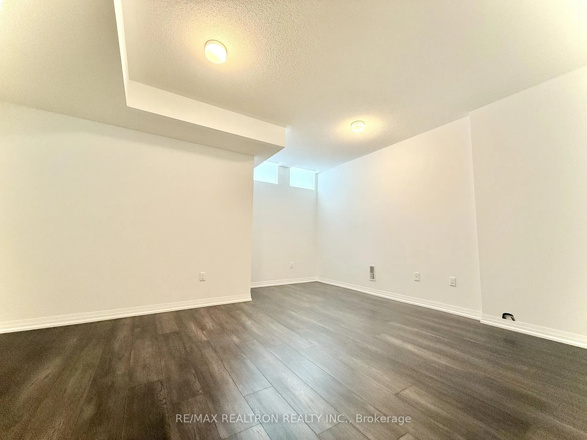 Photo 20 of 119 Schmeltzer Crescent, Richmond Hill, Rural Richmond Hill — HOMEH