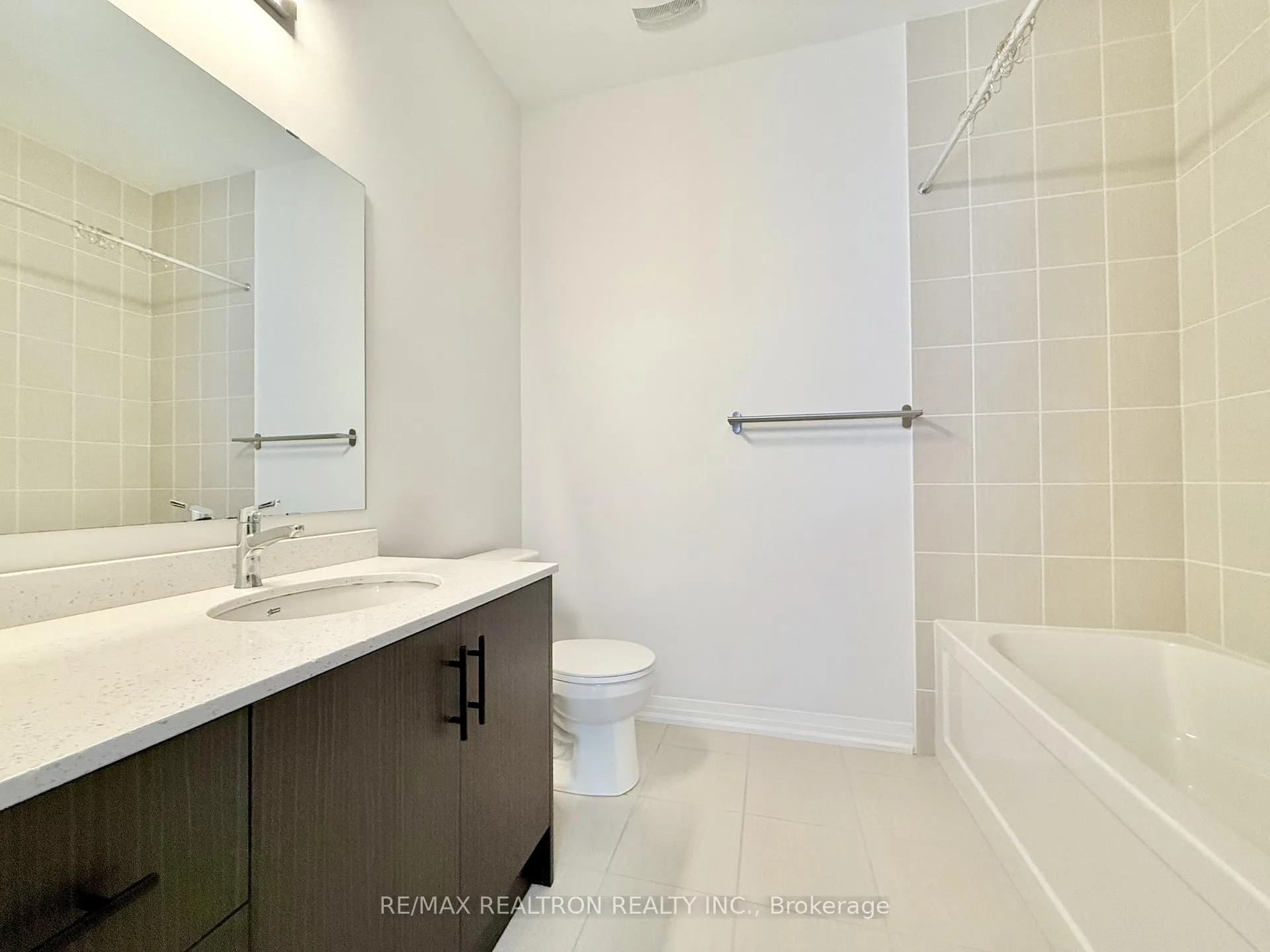 Photo 22 of 119 Schmeltzer Crescent, Richmond Hill, Rural Richmond Hill — HOMEH