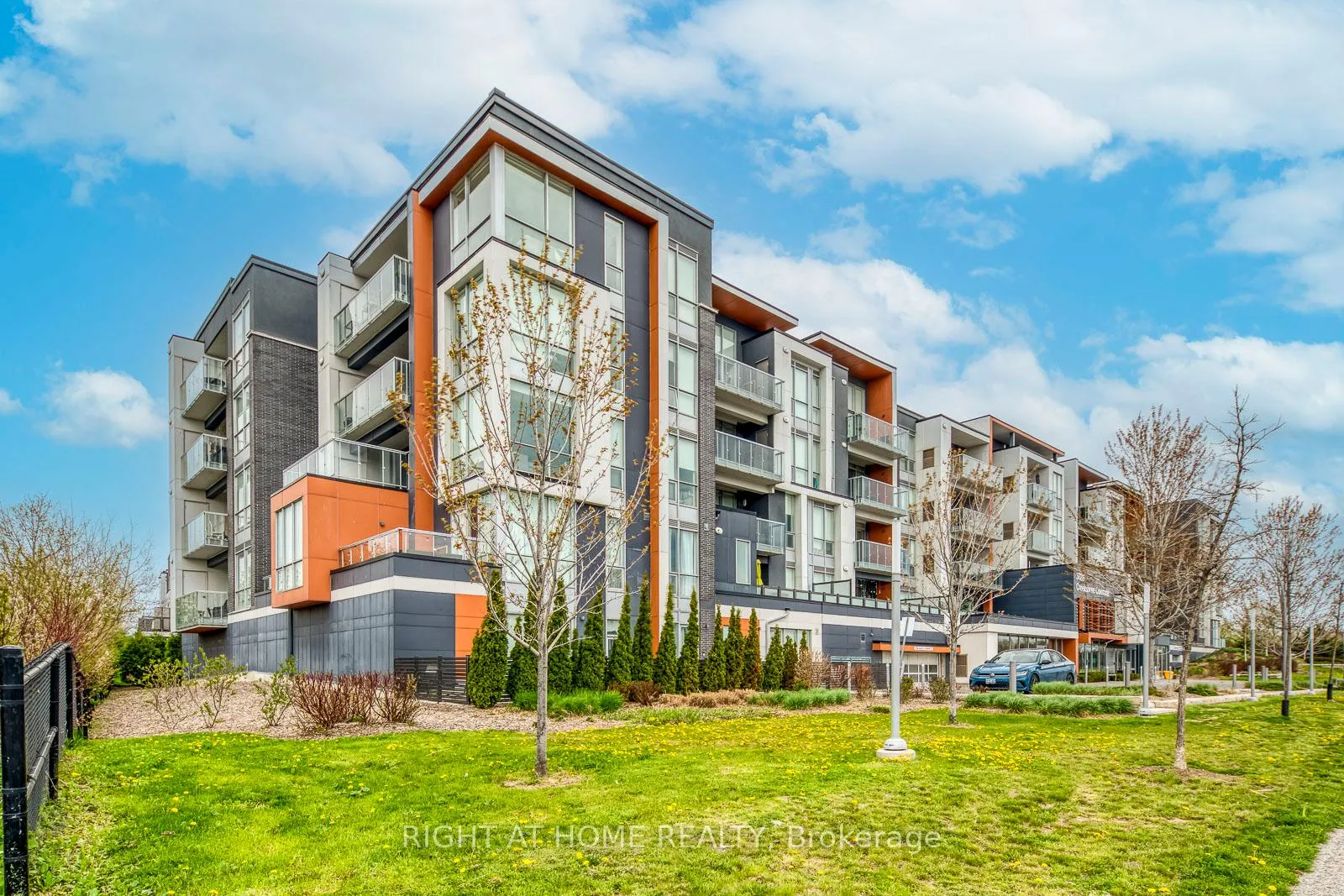 Photo 1 of Unit 215, 3028 Creekshore Common, Oakville, Falgarwood — HOMEH