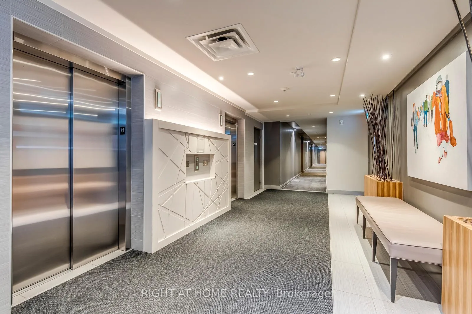 Photo 8 of Unit 215, 3028 Creekshore Common, Oakville, Falgarwood — HOMEH