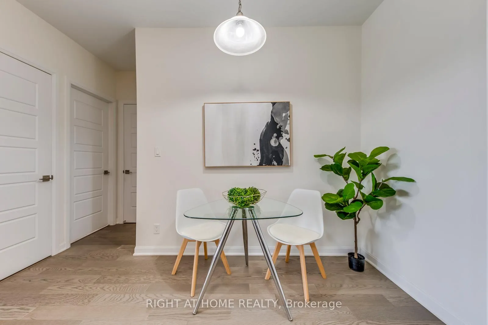 Photo 12 of Unit 215, 3028 Creekshore Common, Oakville, Falgarwood — HOMEH