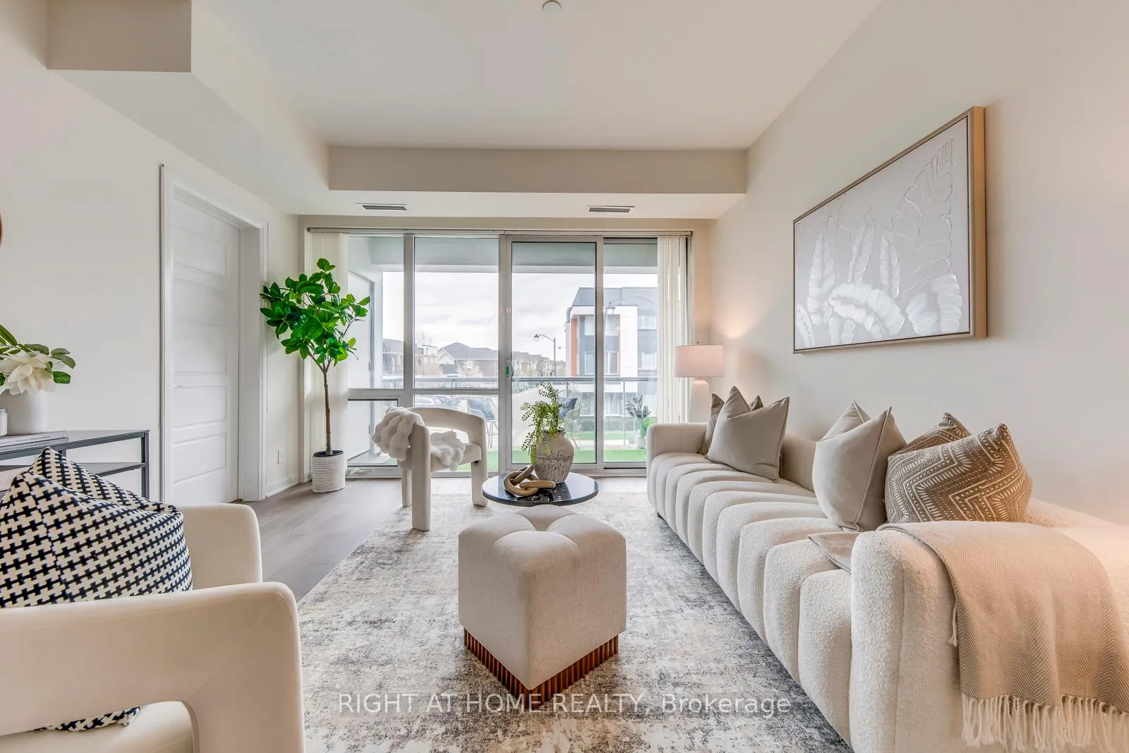 Photo 20 of Unit 215, 3028 Creekshore Common, Oakville, Falgarwood — HOMEH