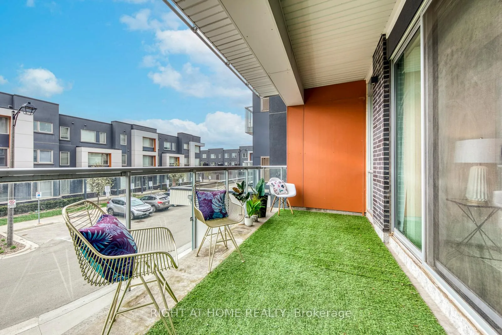 Photo 32 of Unit 215, 3028 Creekshore Common, Oakville, Falgarwood — HOMEH