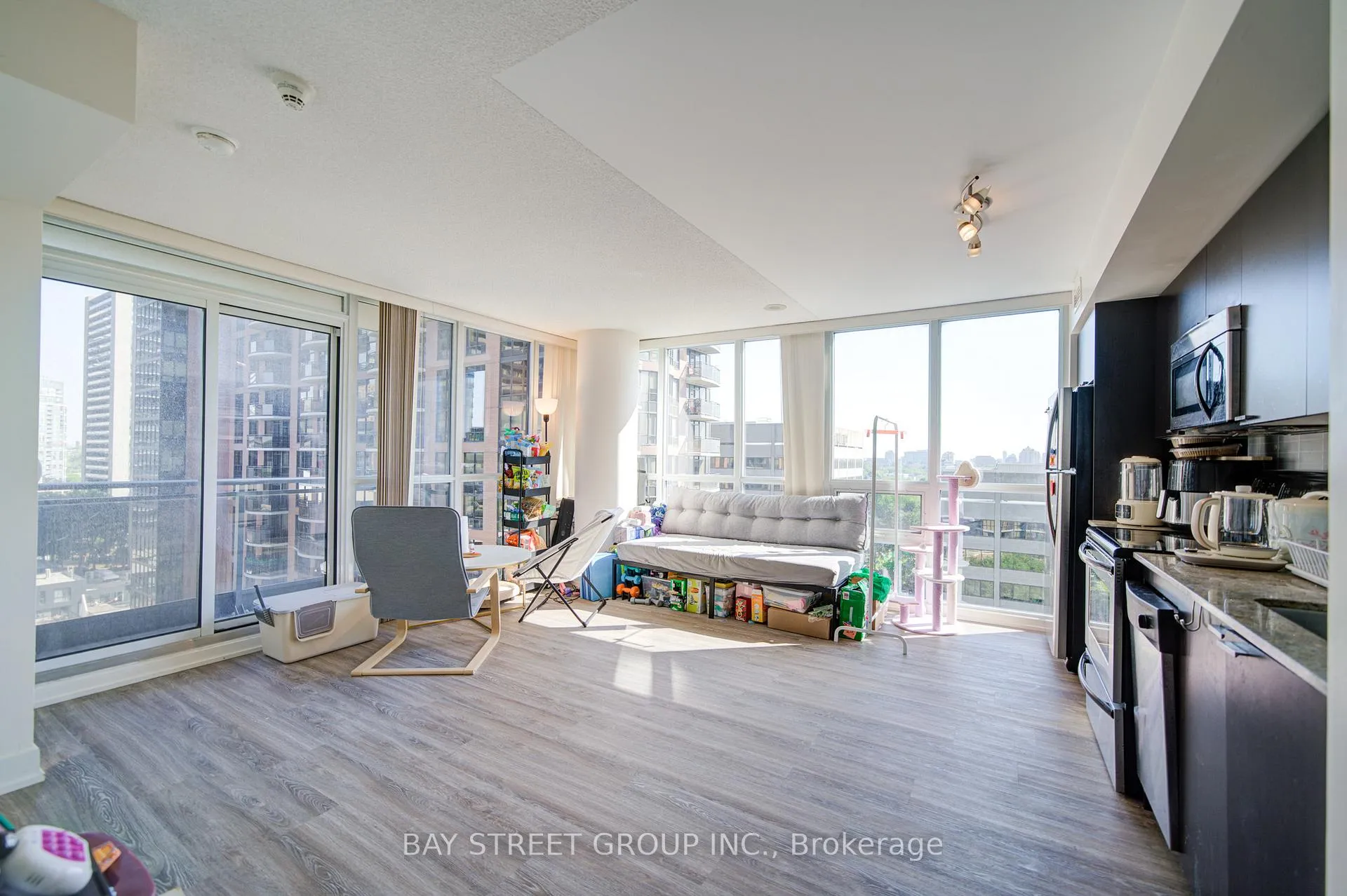 Photo 12 of Unit 1104, 23 Sheppard Avenue E, North York, Willowdale East — HOMEH