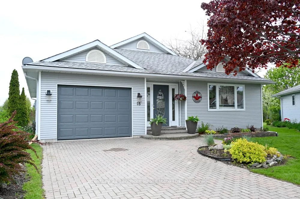 Photo 2 of 18 Cretney Drive S, Prince Edward County, Wellington Ward — HOMEH