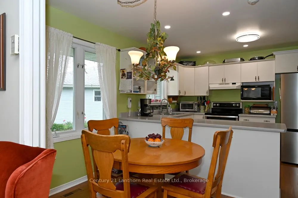 Photo 33 of 18 Cretney Drive S, Prince Edward County, Wellington Ward — HOMEH