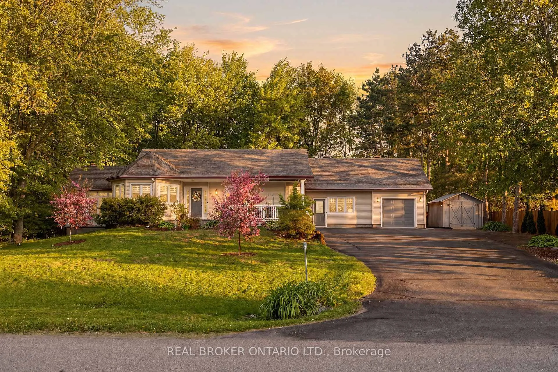 Photo 1 of 1249 Barnwell Crescent, Ottawa, Navan — HOMEH