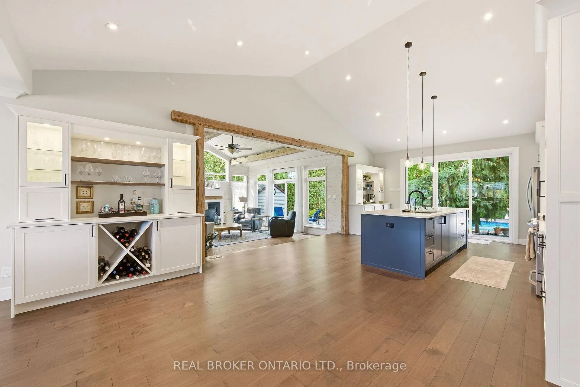 Photo 5 of 1249 Barnwell Crescent, Ottawa, Navan — HOMEH