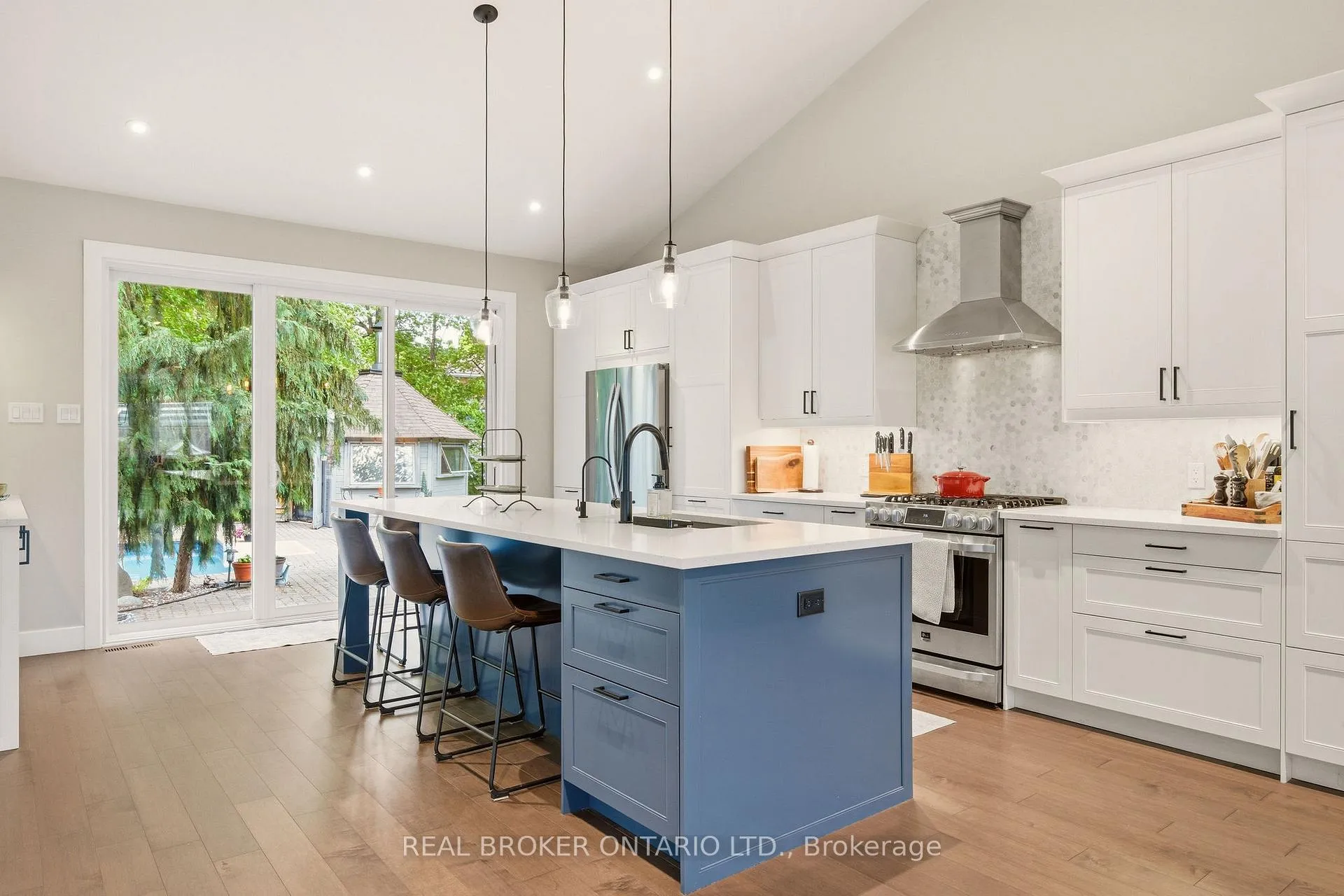 Photo 7 of 1249 Barnwell Crescent, Ottawa, Navan — HOMEH