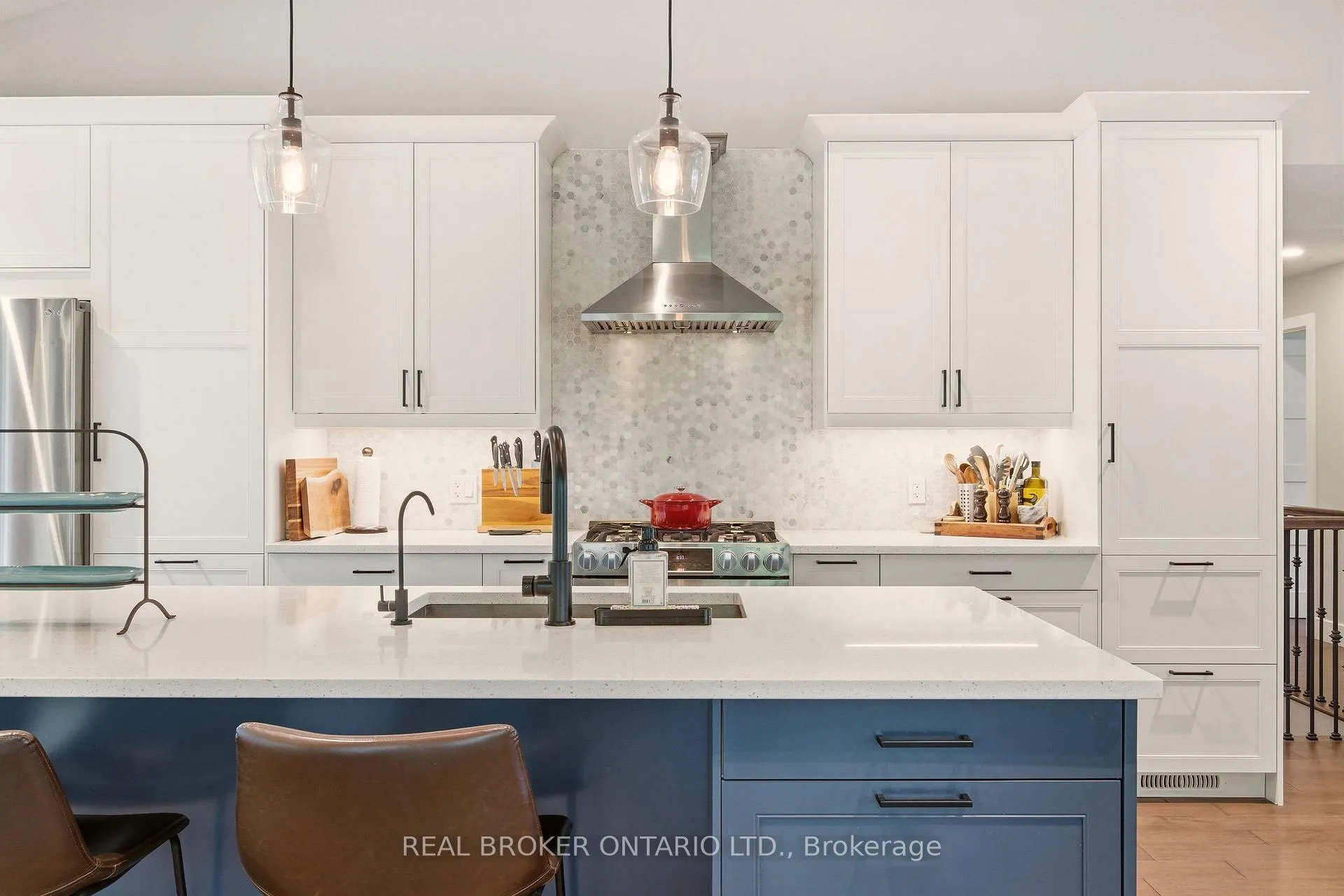 Photo 8 of 1249 Barnwell Crescent, Ottawa, Navan — HOMEH