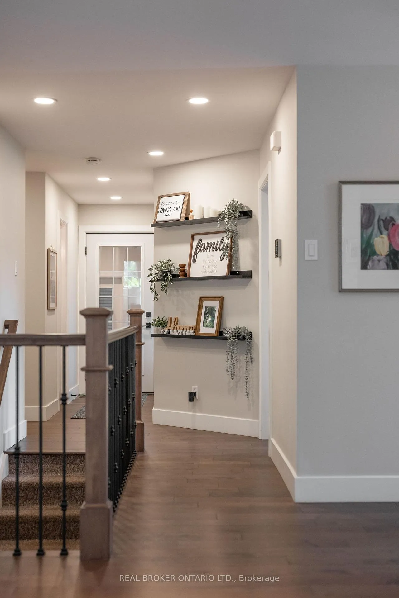 Photo 20 of 1249 Barnwell Crescent, Ottawa, Navan — HOMEH