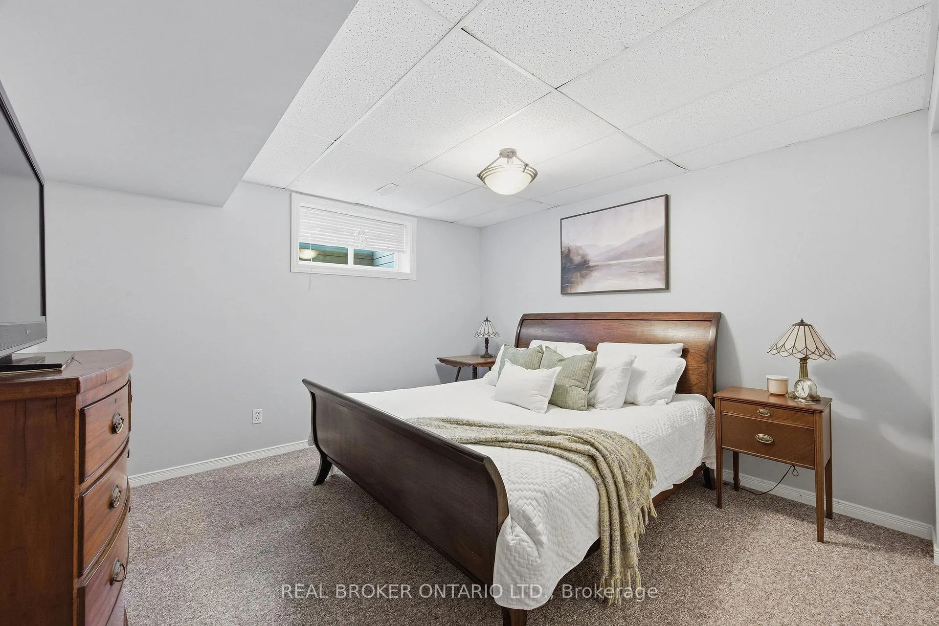 Photo 31 of 1249 Barnwell Crescent, Ottawa, Navan — HOMEH