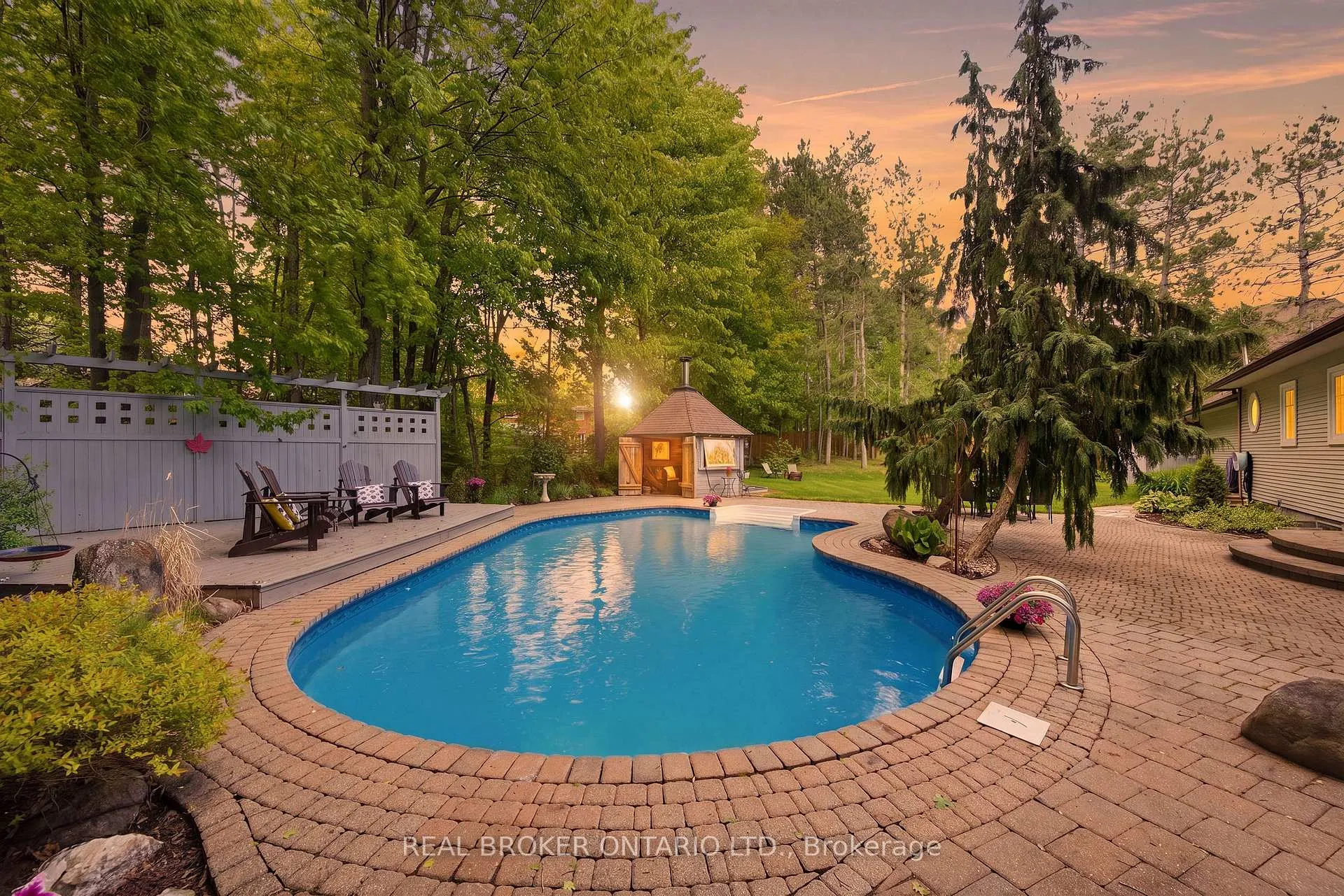 Photo 38 of 1249 Barnwell Crescent, Ottawa, Navan — HOMEH