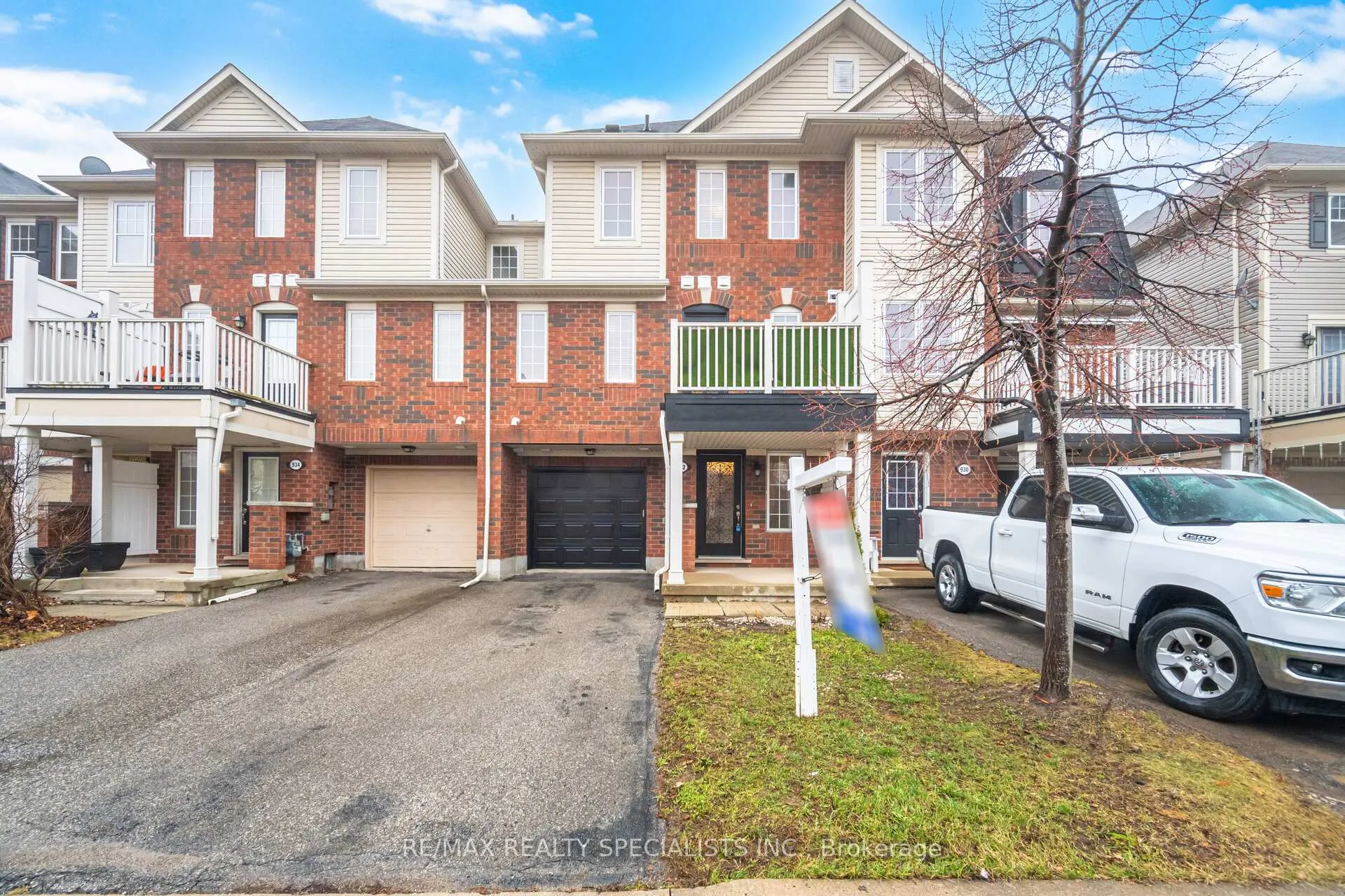 Front of 932 Sprague Place