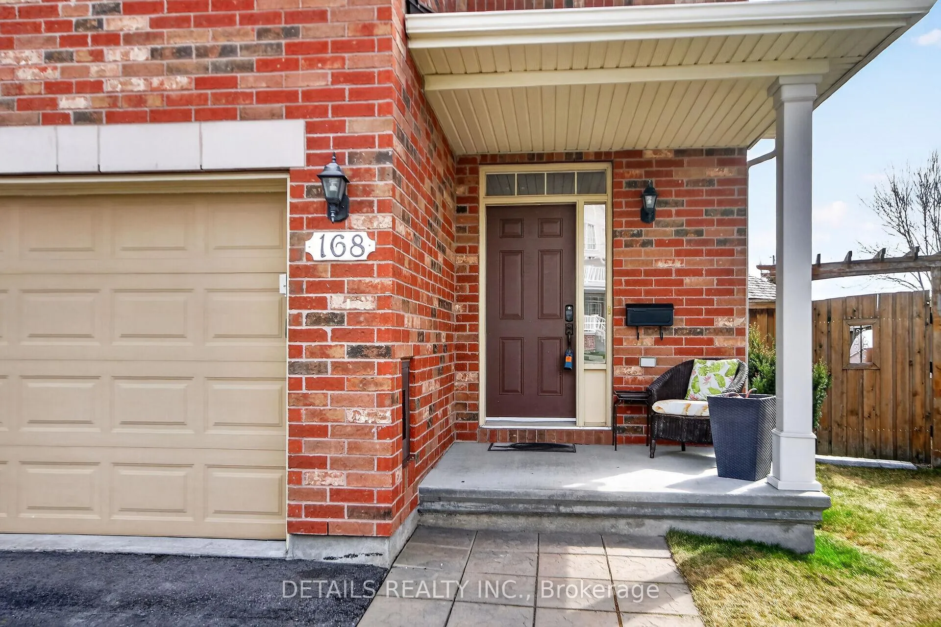 Photo 2 of 168 Eye Bright Crescent, Ottawa, Riverside South/Gloucester Glen — HOMEH