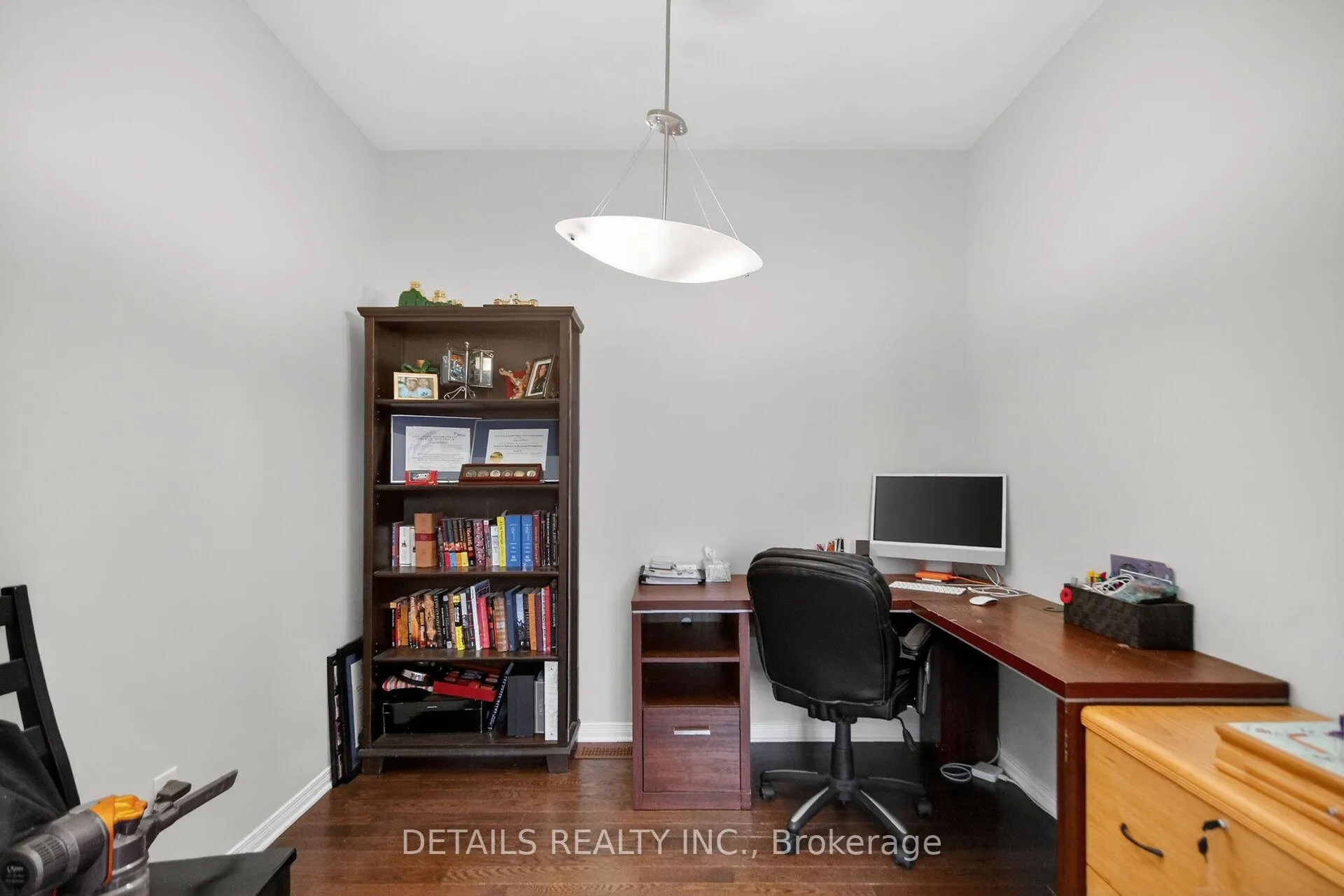 Photo 7 of 168 Eye Bright Crescent, Ottawa, Riverside South/Gloucester Glen — HOMEH