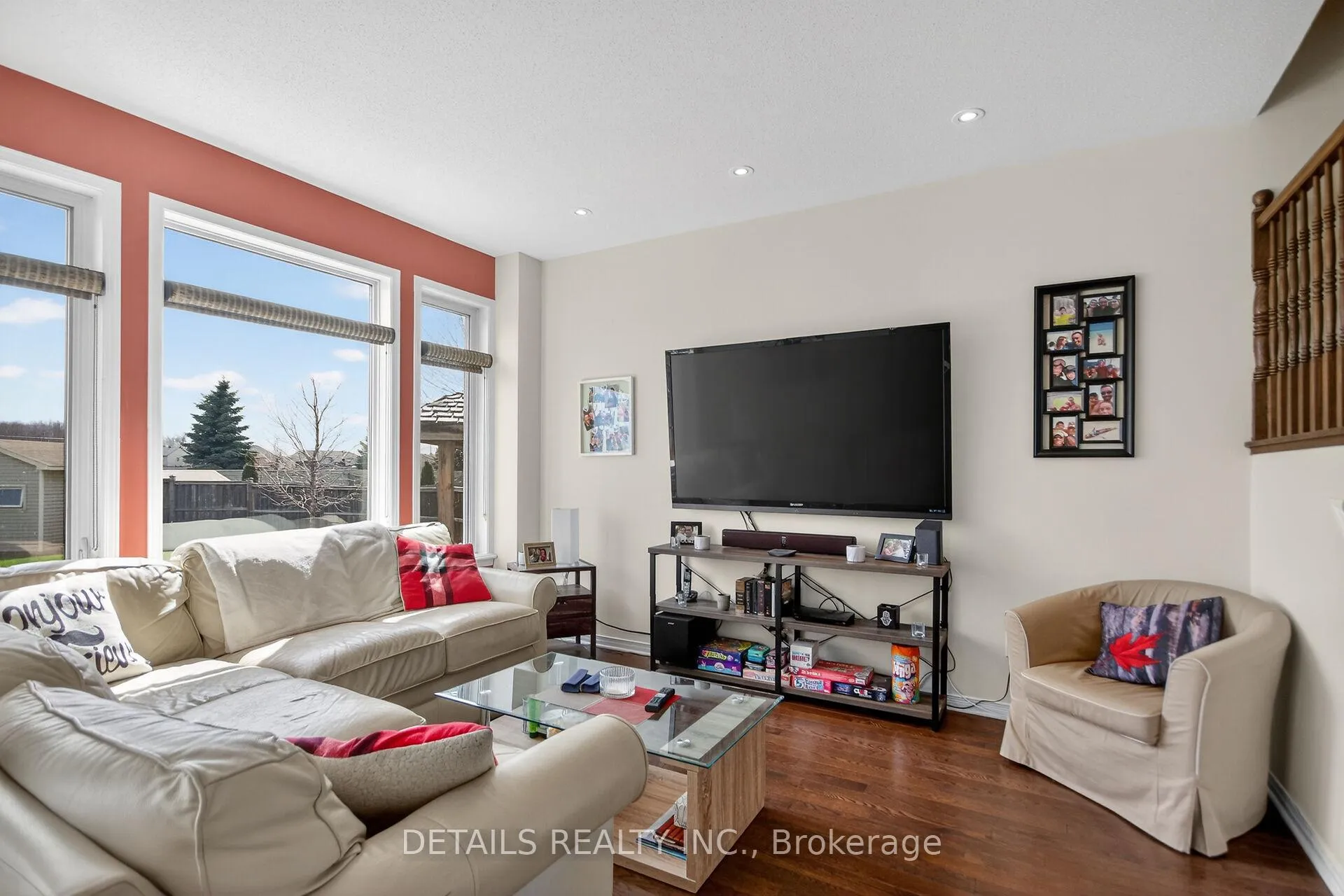 Photo 11 of 168 Eye Bright Crescent, Ottawa, Riverside South/Gloucester Glen — HOMEH