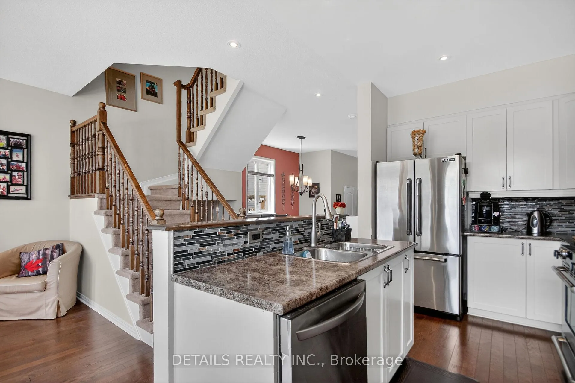 Photo 13 of 168 Eye Bright Crescent, Ottawa, Riverside South/Gloucester Glen — HOMEH