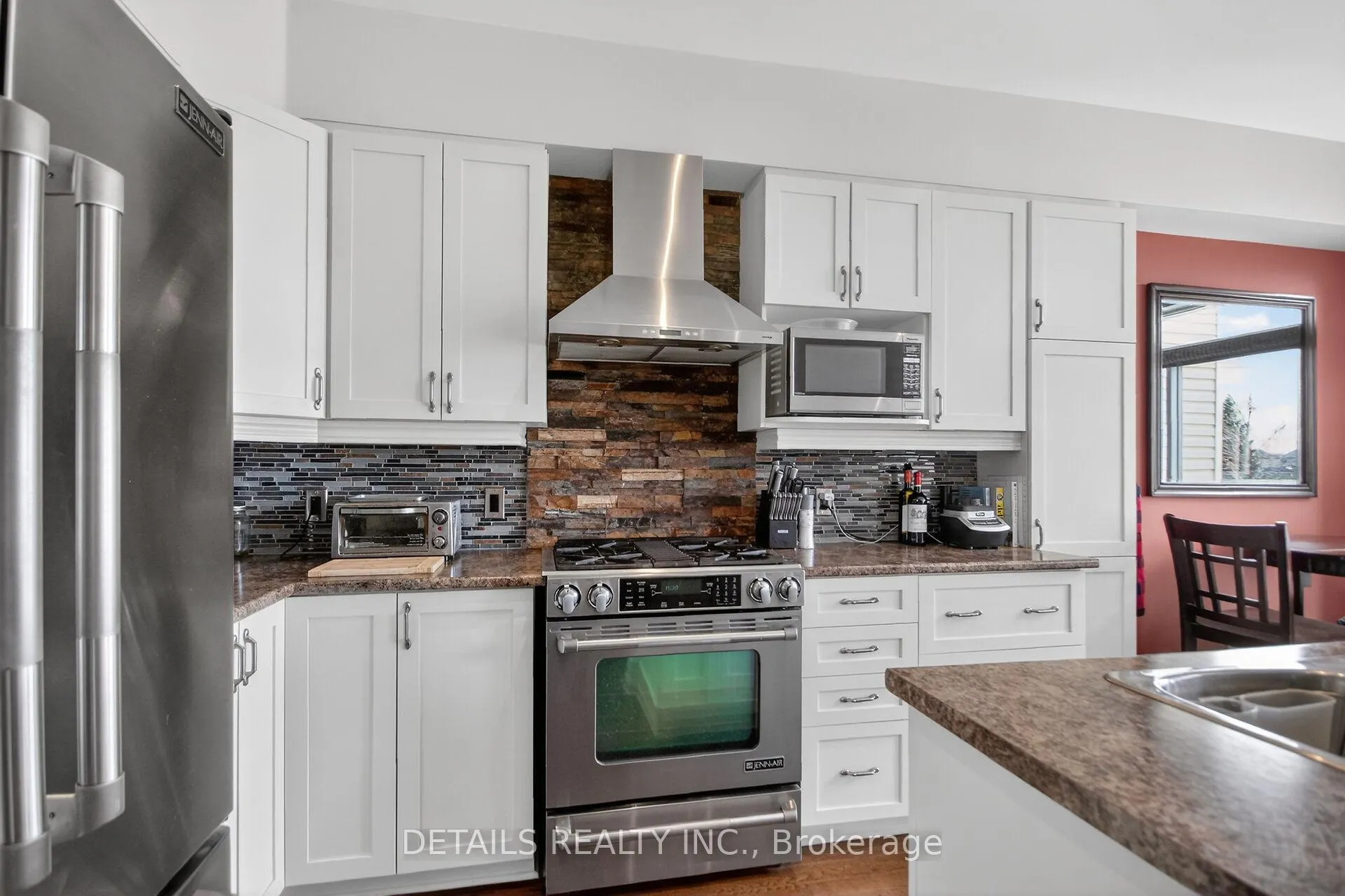 Photo 15 of 168 Eye Bright Crescent, Ottawa, Riverside South/Gloucester Glen — HOMEH