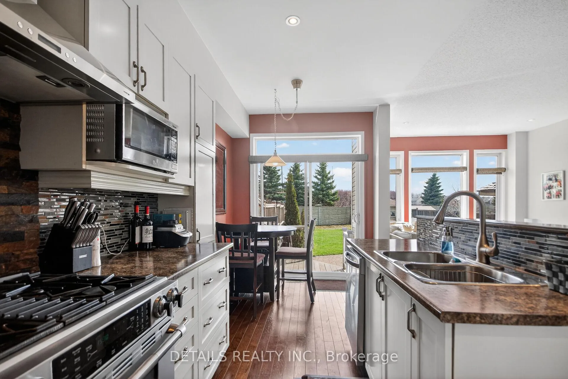 Photo 16 of 168 Eye Bright Crescent, Ottawa, Riverside South/Gloucester Glen — HOMEH