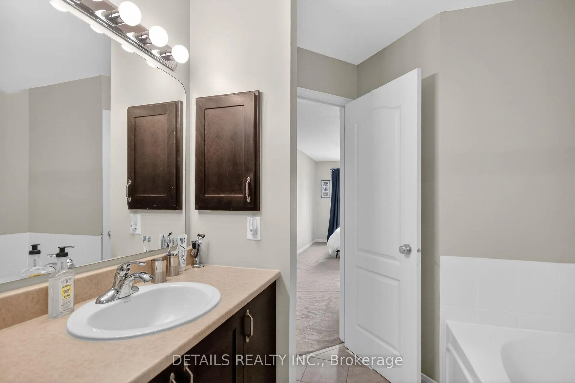 Photo 23 of 168 Eye Bright Crescent, Ottawa, Riverside South/Gloucester Glen — HOMEH